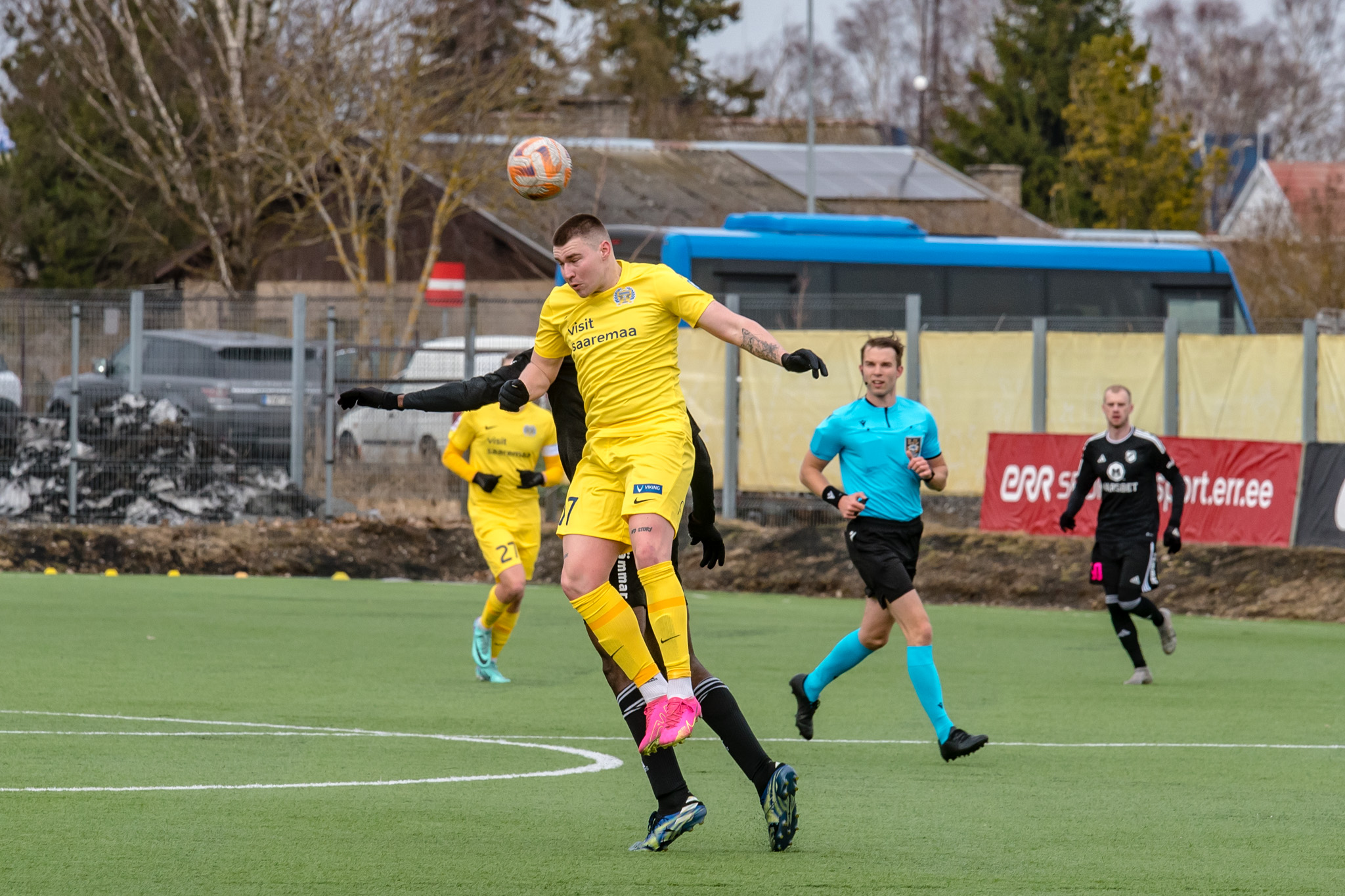 Premium liigas alistas FC Kuressaare võõrsil Gleb Pevtsovi kahest väravast 2:1 Tartu JK Tammeka. „Poisid tegid täna fantastilise mängu,“ tunnustas peatreener Ro