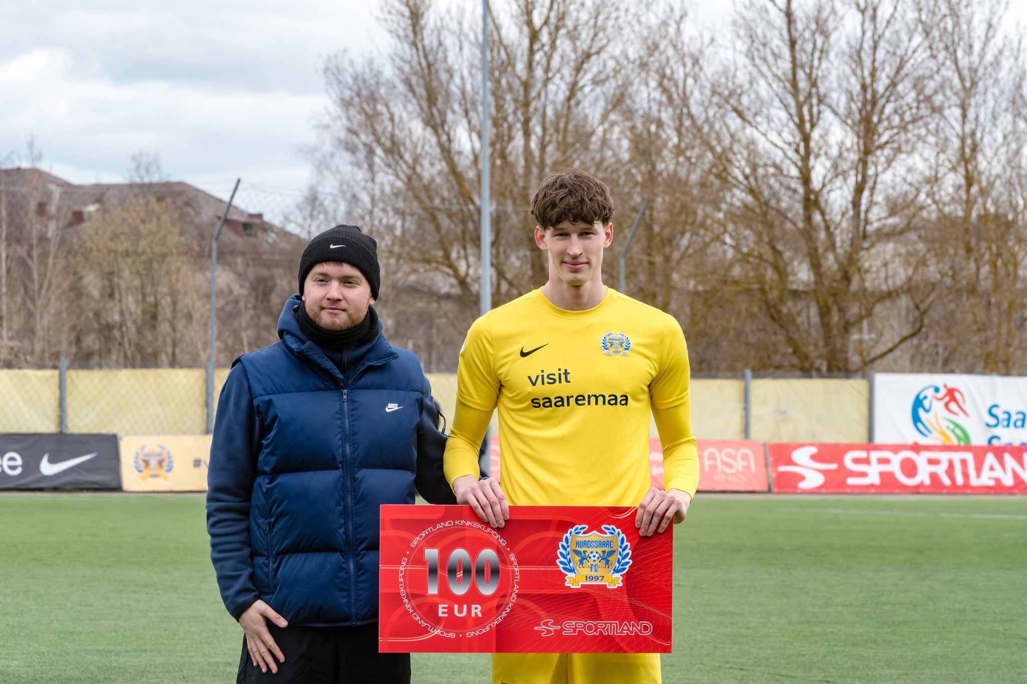 FC Kuressaare esindusmeeskonna märtsikuu parima mängija auhinna Sportlandi 100 eurose kinkekaardi sai noor keskkaitsja Karl Orren. „See oli mulle üllatus,“ tunn