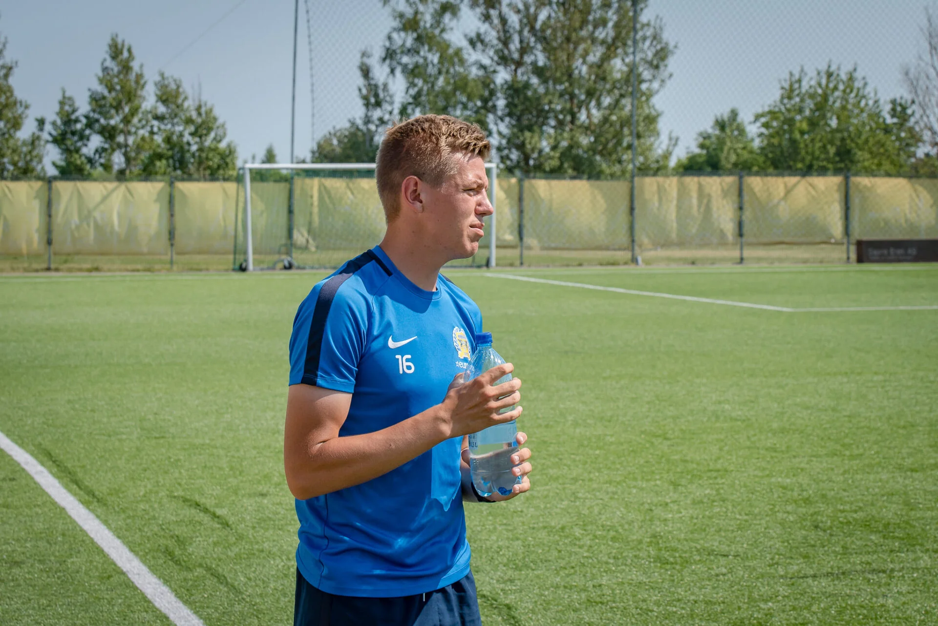 Neidude U19 uueks peatreeneriks valiti FC Kuressaare noortetööjuht ja juhatuse liige Reivo Vinter, kes siiani on olnud neidude abitreener. “Kui ma esmalt kuulsi