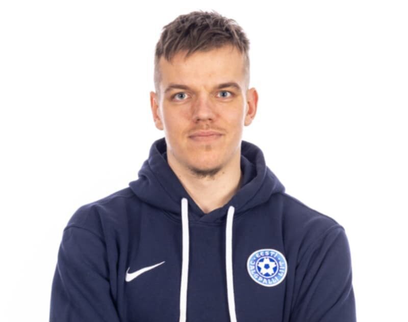 Danel Tiiratsi asemel võtab vastutuse FC Kuressaare noortetöö juhtimisel üle Reivo Vinter, kes naaseb sellele positsioonile kuni uue kandidaadi leidmiseni. Täna